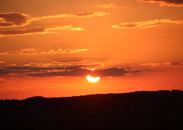 Tiny House De Charme - Piscine & Jaccuzi Landhaus Saint-Remy (Aveyron)